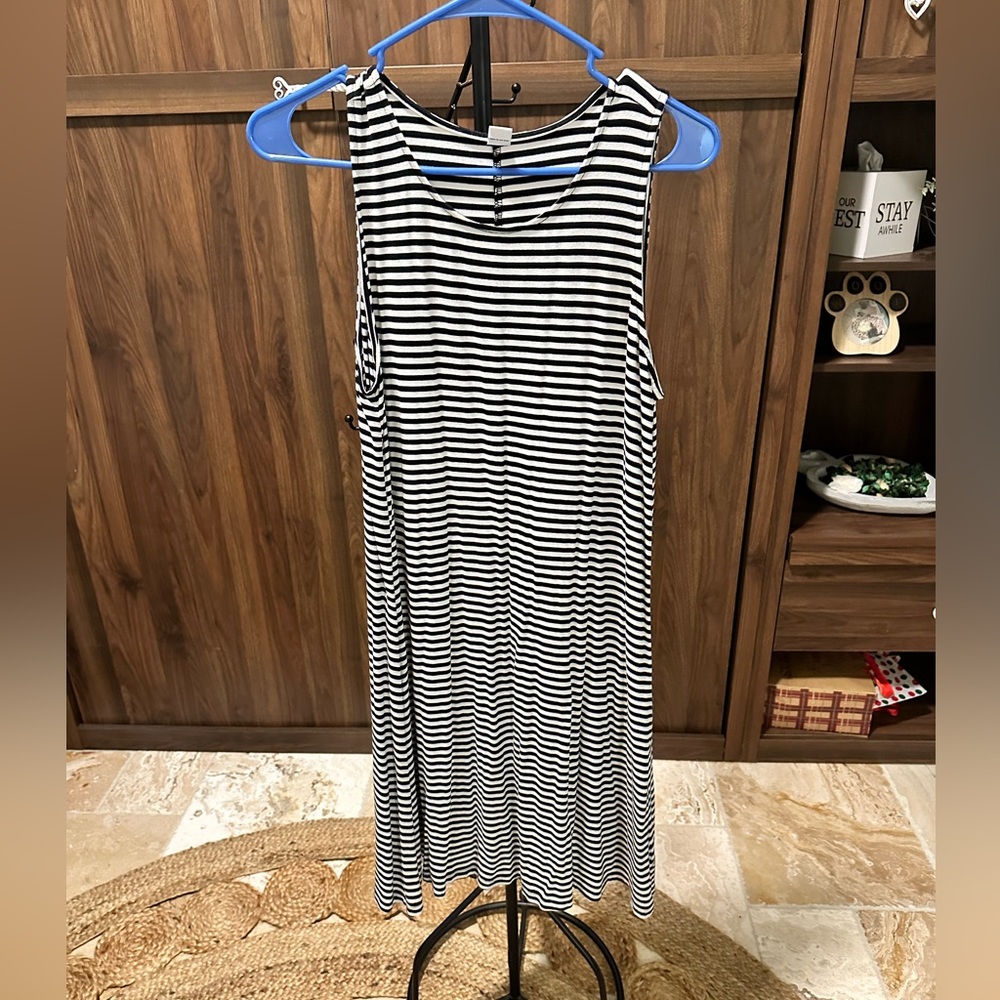 Old Navy Black and White Striped Sleeveless Dress